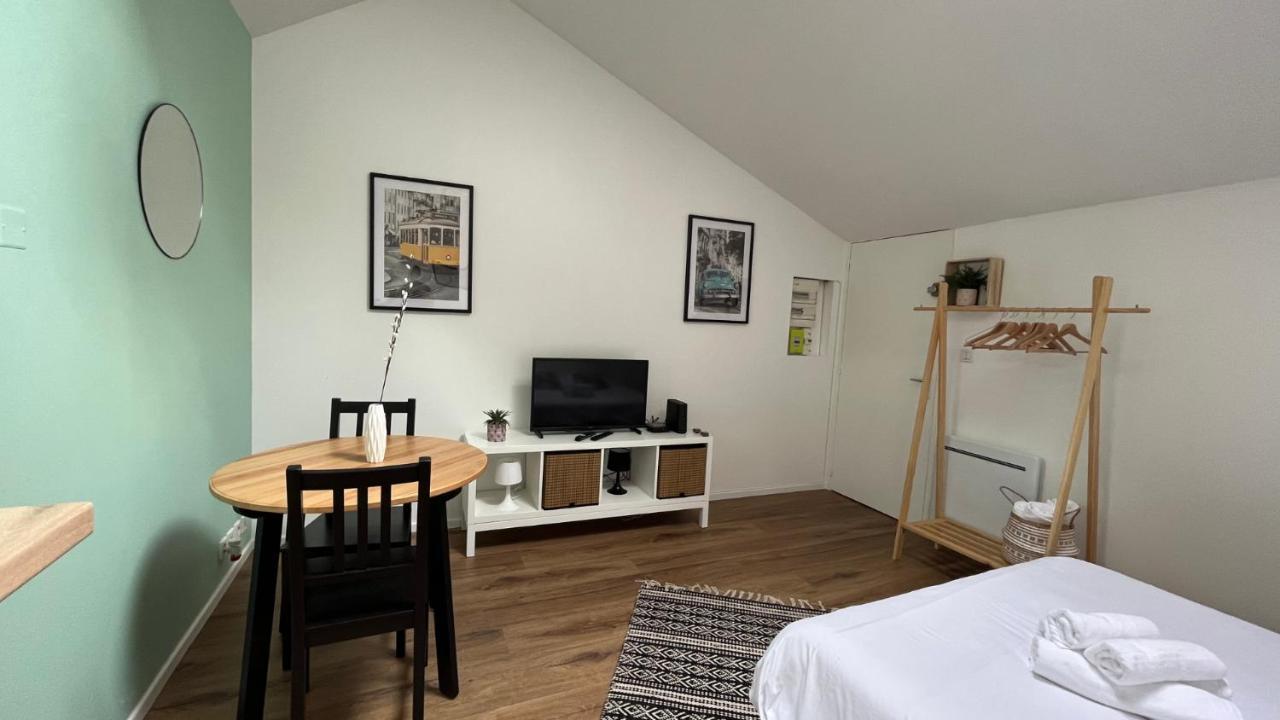 De Sauge Et D'Osier Apartment Nevers Bagian luar foto